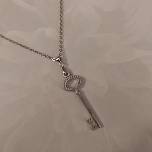 3 for 20$: Vintage Key Silver Necklace w/ Chain
